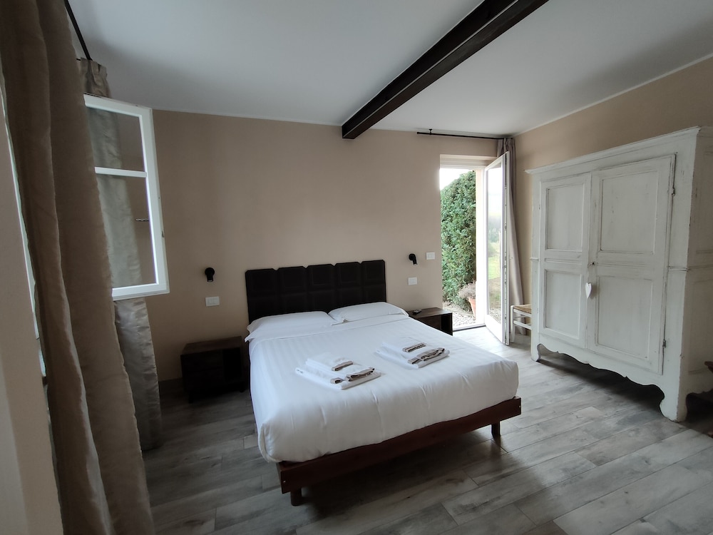 Standard Double Room, 1 Queen Bed, Hill View