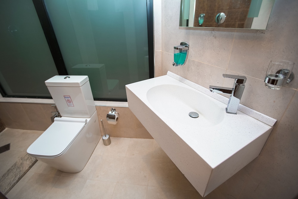 Standard Twin Room, 2 Twin Beds, Non Smoking, Ensuite photo 3