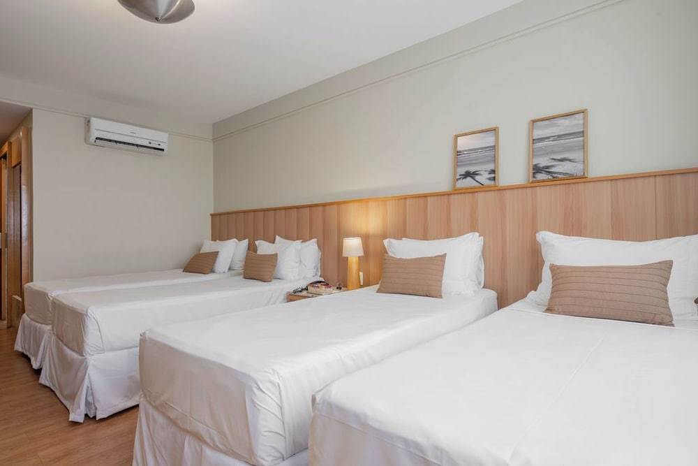 Standard Quadruple Room thumbnail 6
