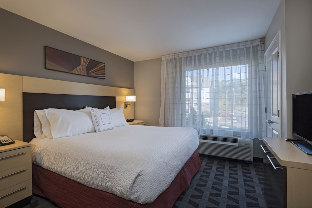 Studio, 1 Queen Bed (Mobility/Hearing Access, Roll-In Shwr) - Photo 2