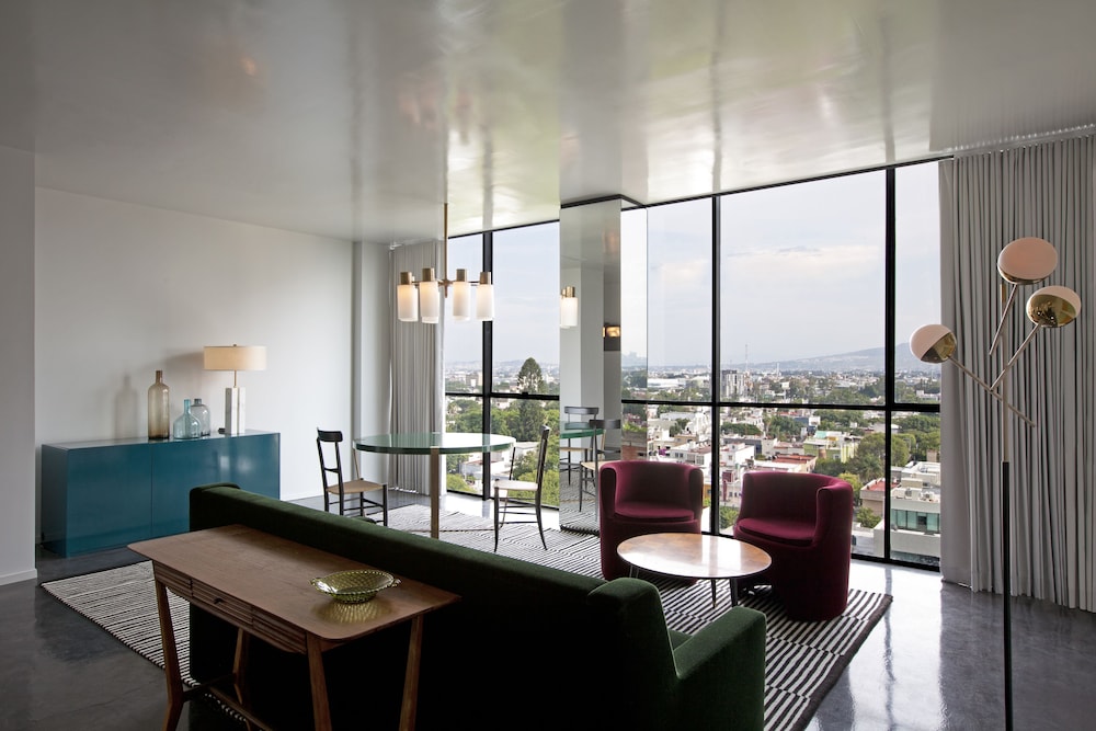 Studio Suite (Top) photo 1