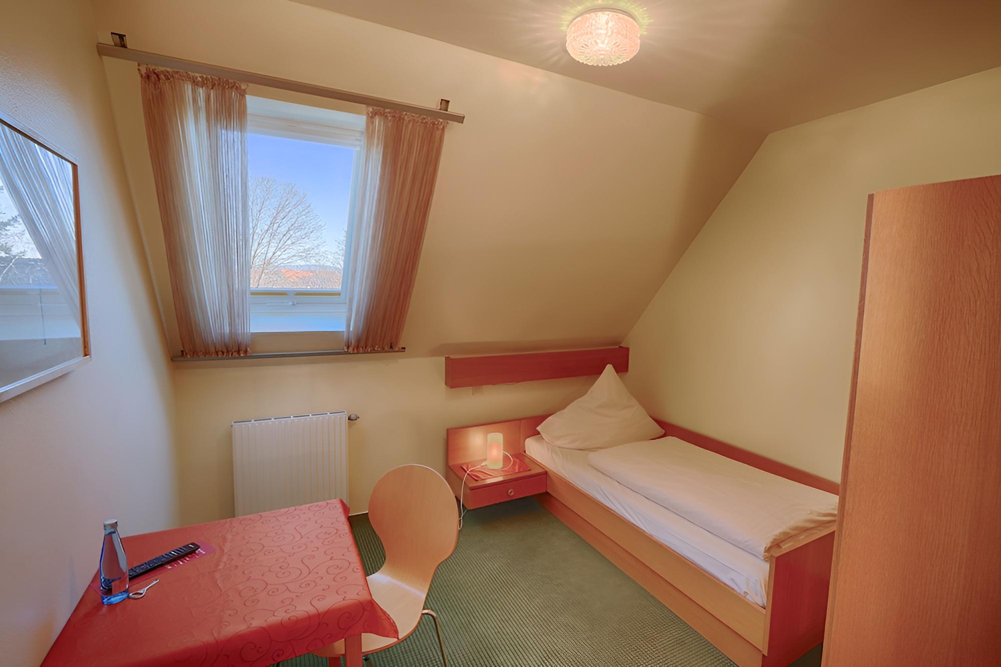 Basic Single Room photo 1