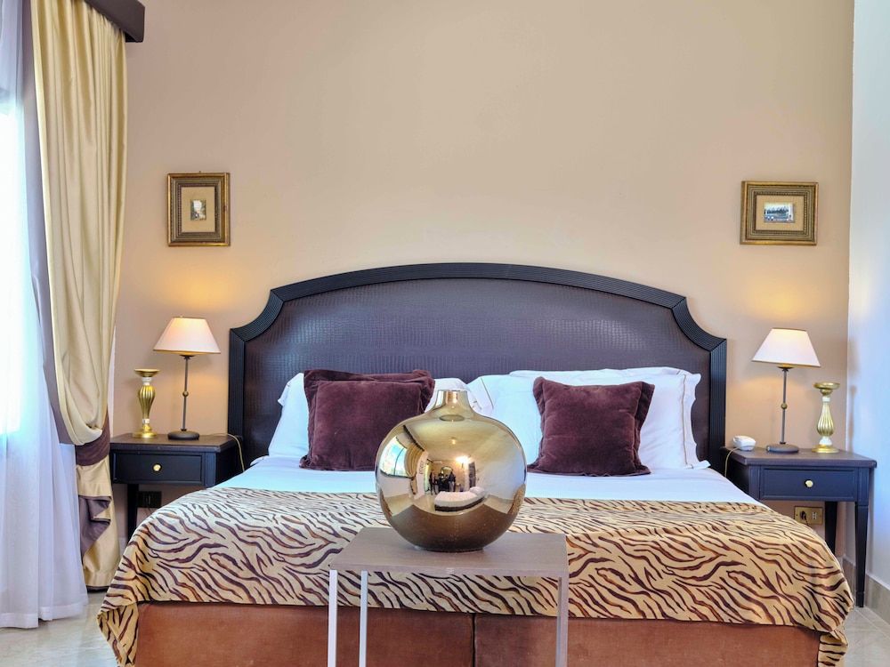 Junior Triple Room, Multiple Beds, Park View - Photo 1