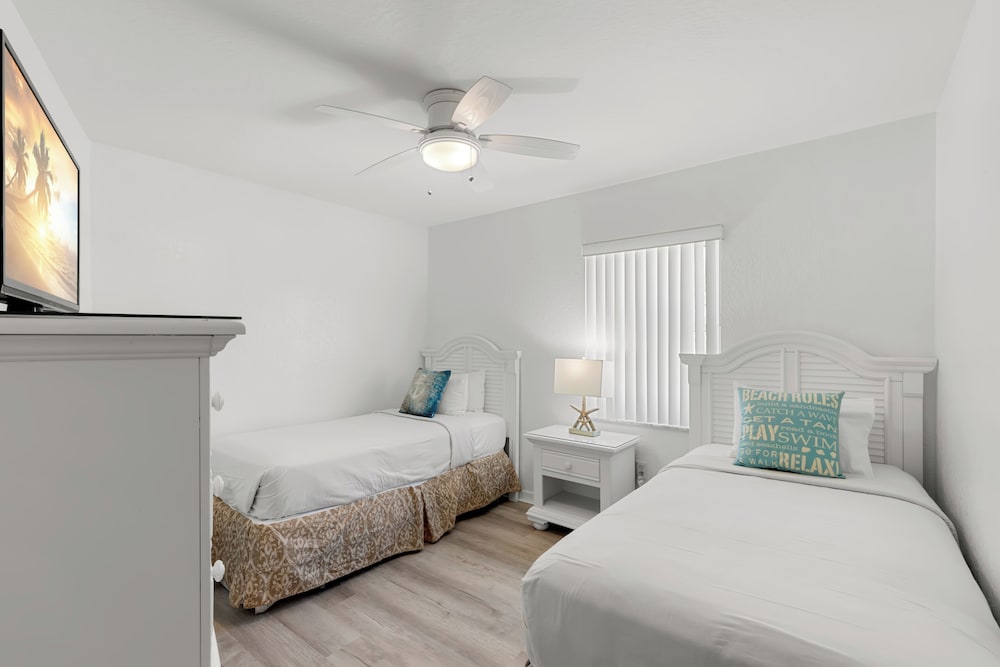 Premium Condo, 2 Bedrooms, Balcony, Beachfront (Gulf Front) photo 2