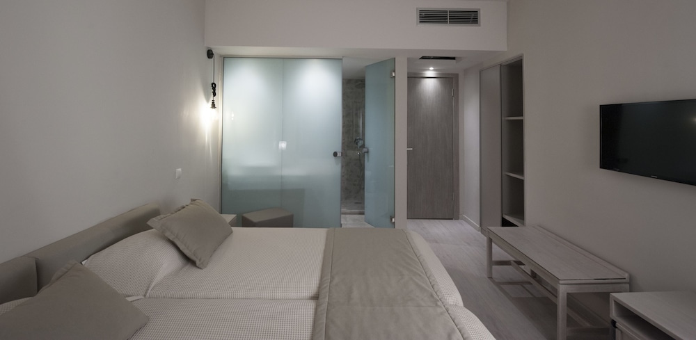 Standard Double or Twin Room, Mountain View - Photo 7