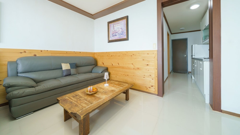 Basic Room, 1 Bedroom (106 Skyblue) - Photo 3