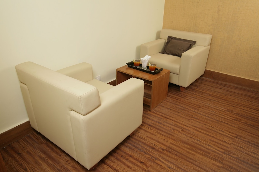 City Studio Suite (City View) photo 3