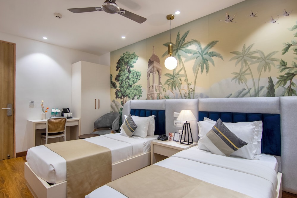 Standard Double or Twin Room, No Windows - Photo 8