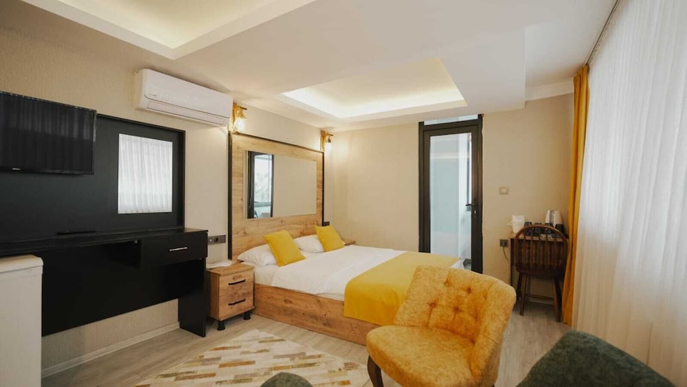 Business Quadruple Room photo 2