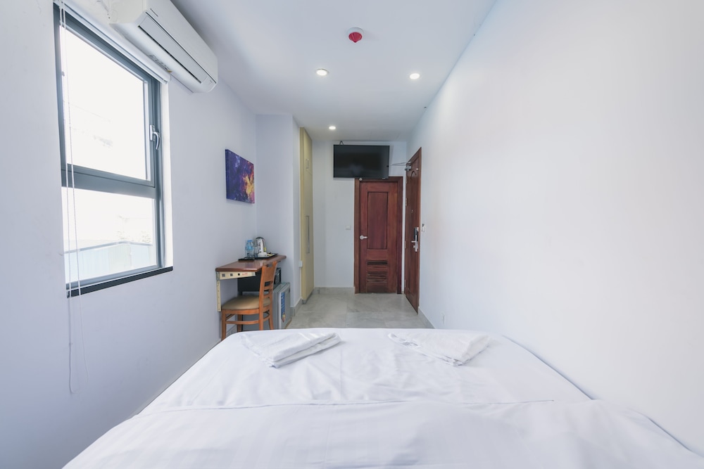 Double Room with Window photo 2