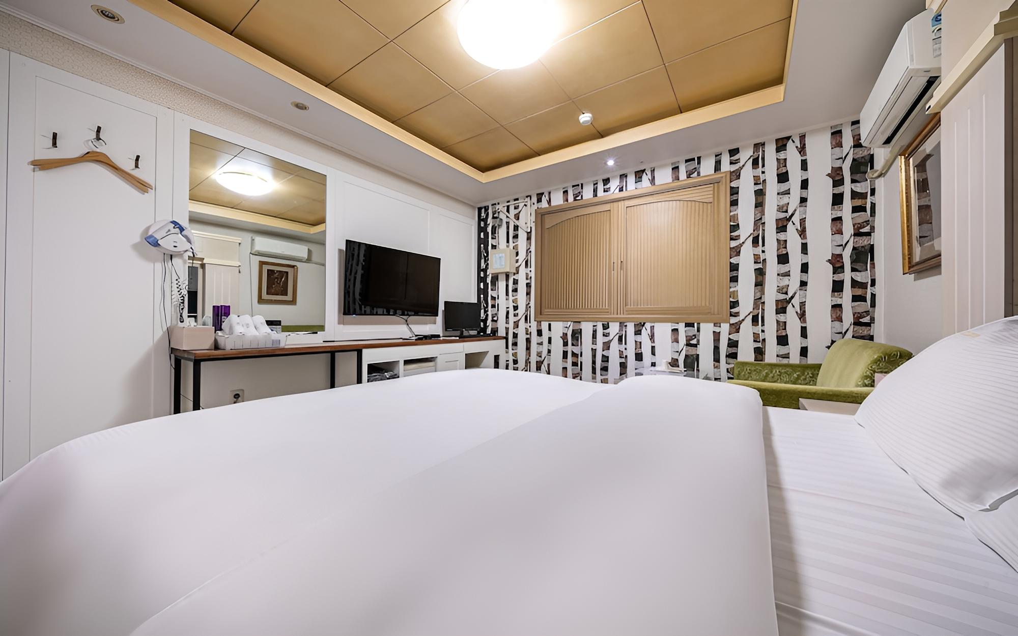 Room (Special Room) - Photo 17