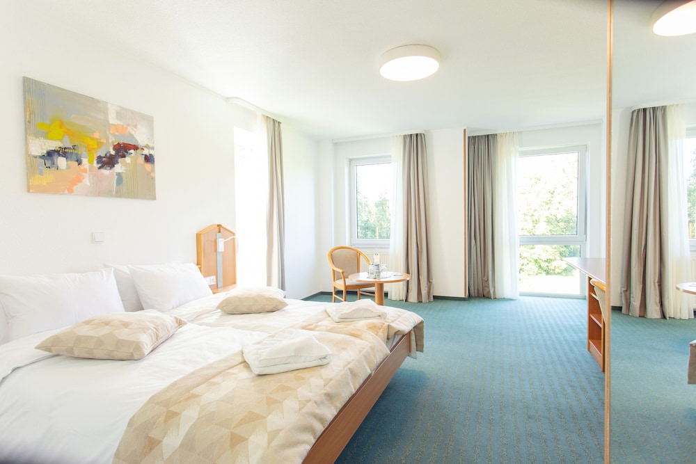 Classic Triple Room, Multiple Beds photo 2
