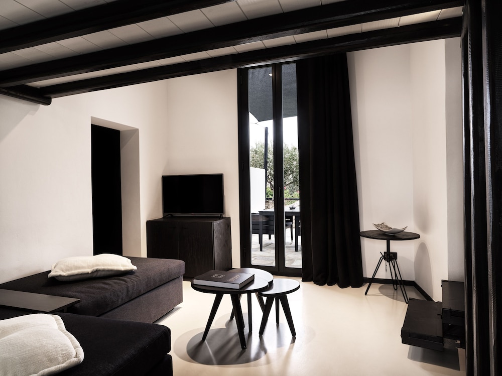 Loft, Pool Access - Photo 5