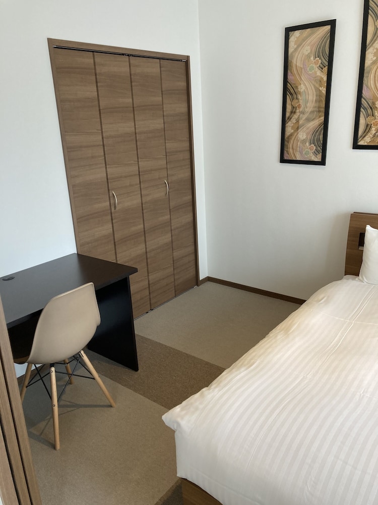 Standard Suite - Photo 37