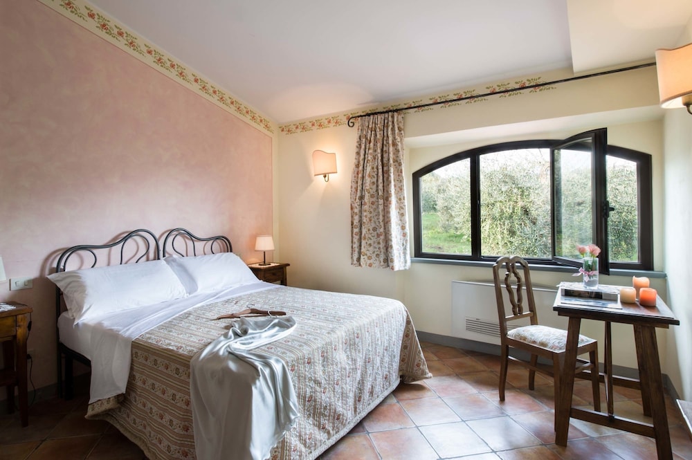 Double Room - Photo 6