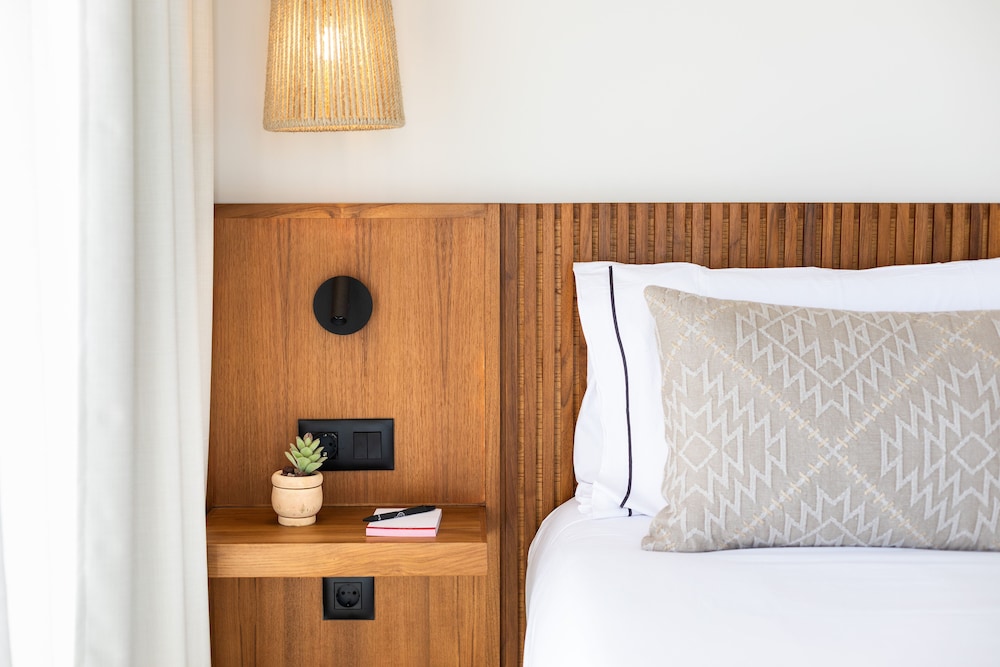 Superior Double Room, Balcony, Sea View - Photo 9