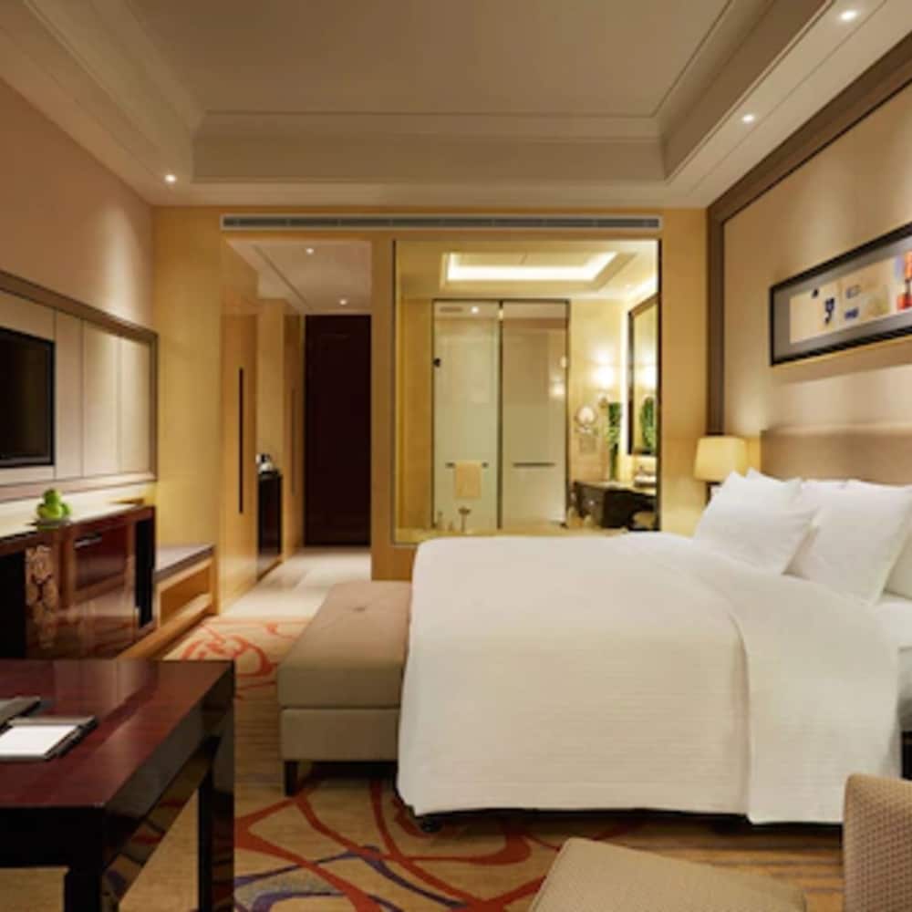 Executive Deluxe King Room