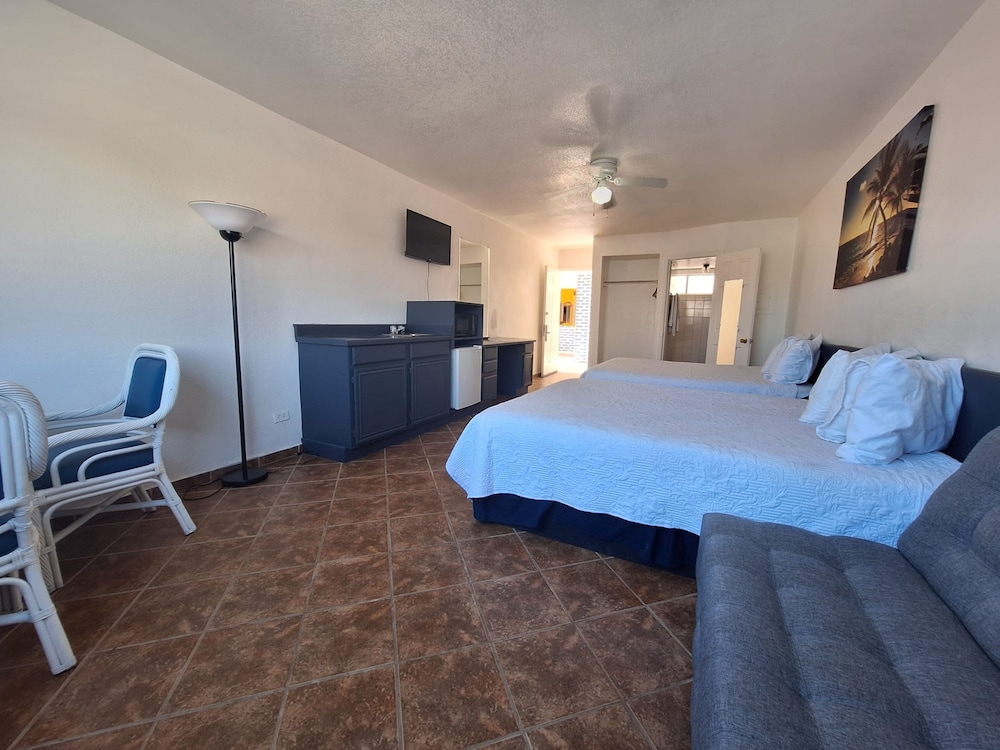 Deluxe Studio Suite, 2 Queen Beds photo 2