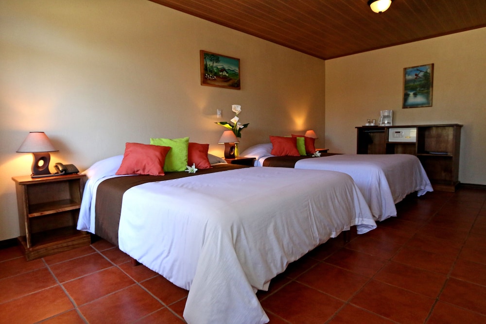 Superior Room, 2 Queen Beds - Photo 2