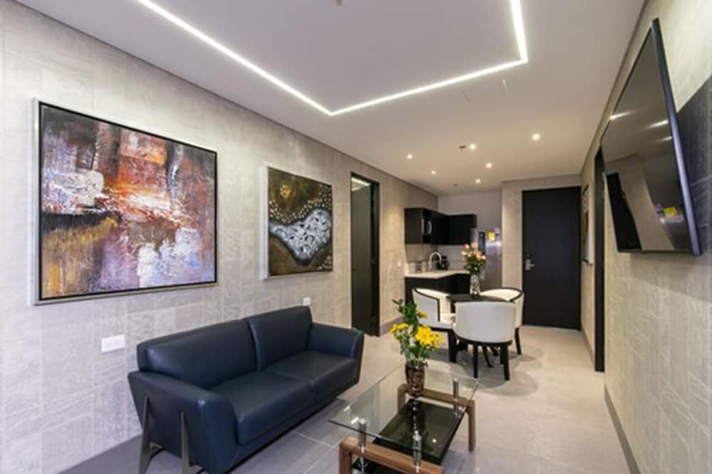 2-Bedroom apartment with 2 hot tubs