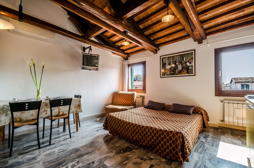 Junior Studio Suite, 1 Bedroom, Kitchen, Annex Building photo 3