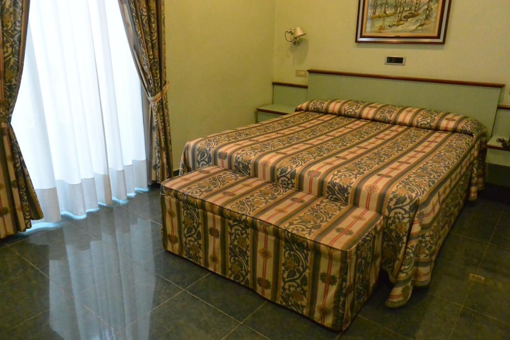 Economy Double Room - Photo 2