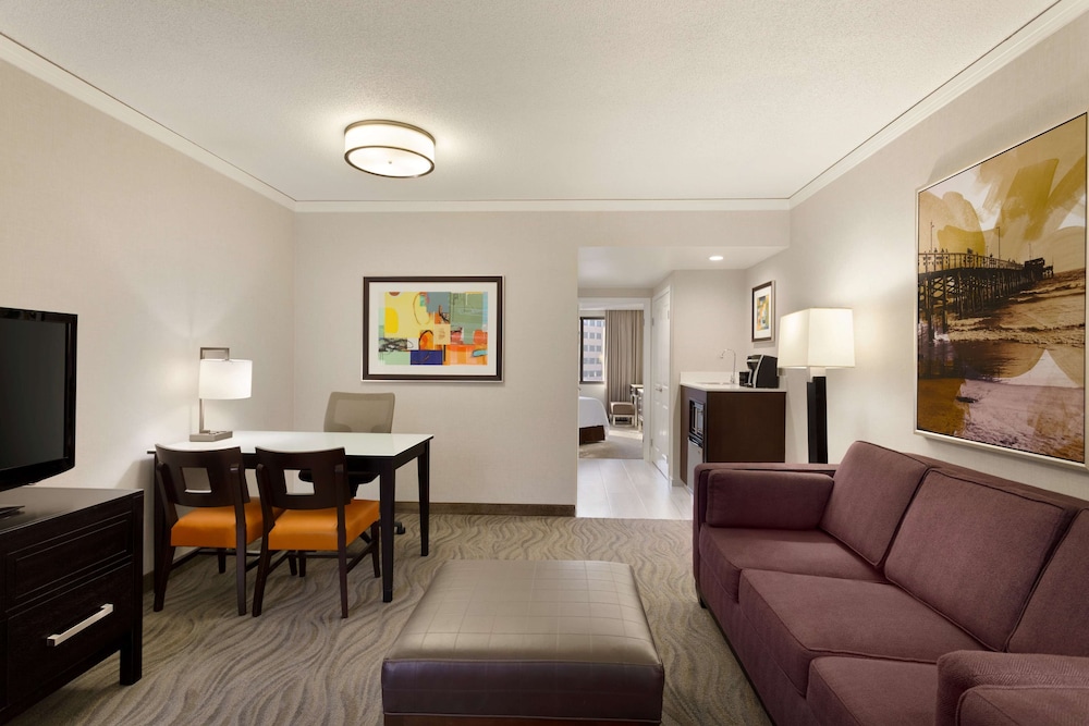 Suite, 2 Queen Beds - Photo 2