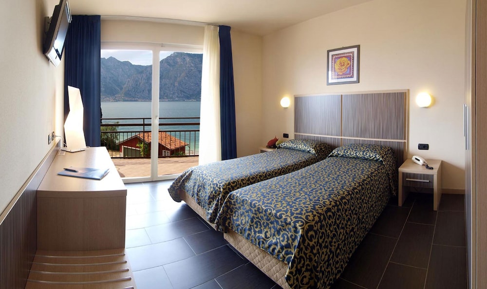 Double Room - Photo 3