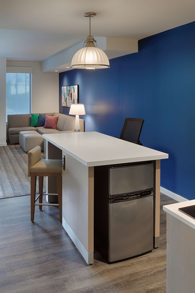 Suite, 1 Bedroom - Photo 3