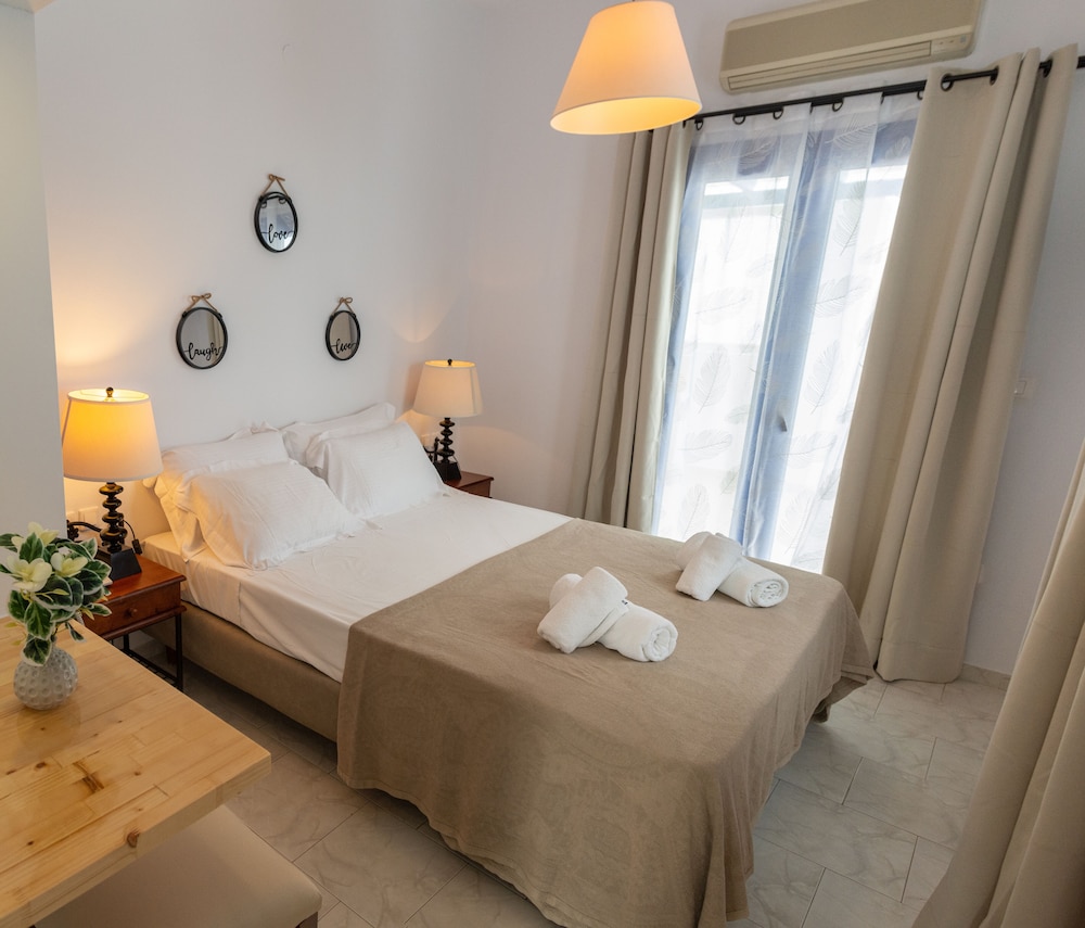 Junior Suite with Private Balcony with Sea View and Hot Tub