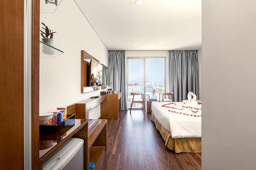 Superior Double Room, City View photo 3