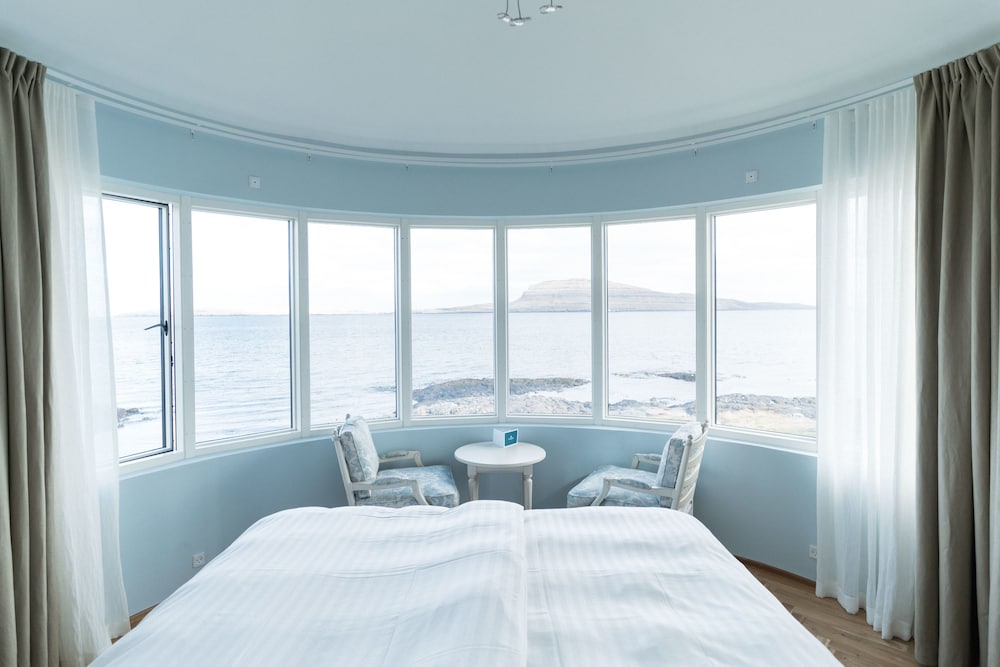 Exclusive Suite, 1 King Bed, Ocean View photo 3