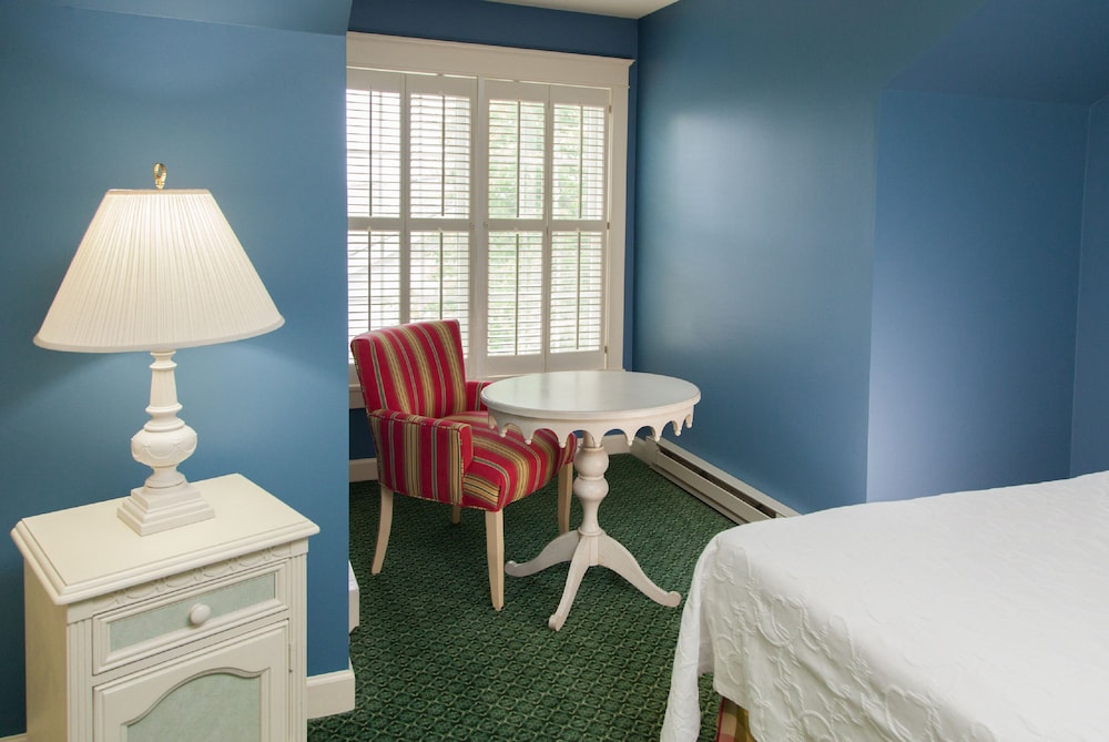 Room, 2 Queen Beds, Harbor View photo 3