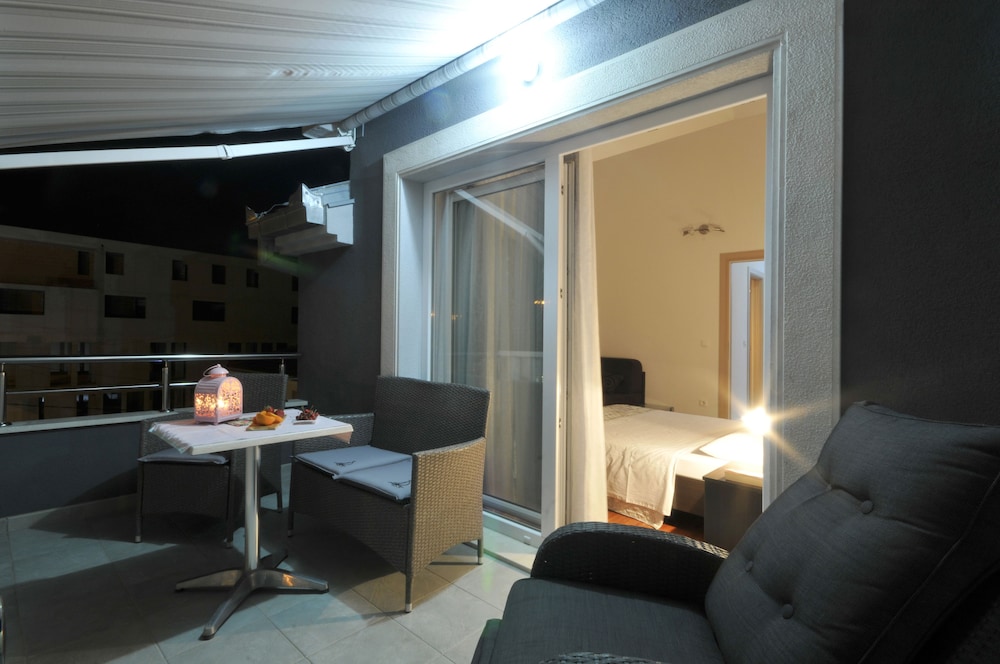 Double Room, Balcony - Photo 14