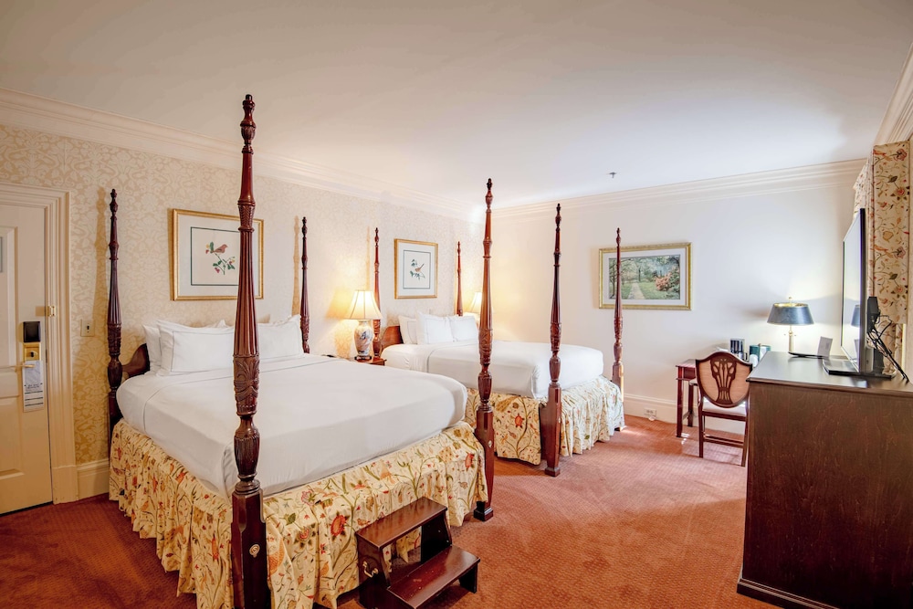 Room, 2 Queen Beds, Jetted Tub photo 1