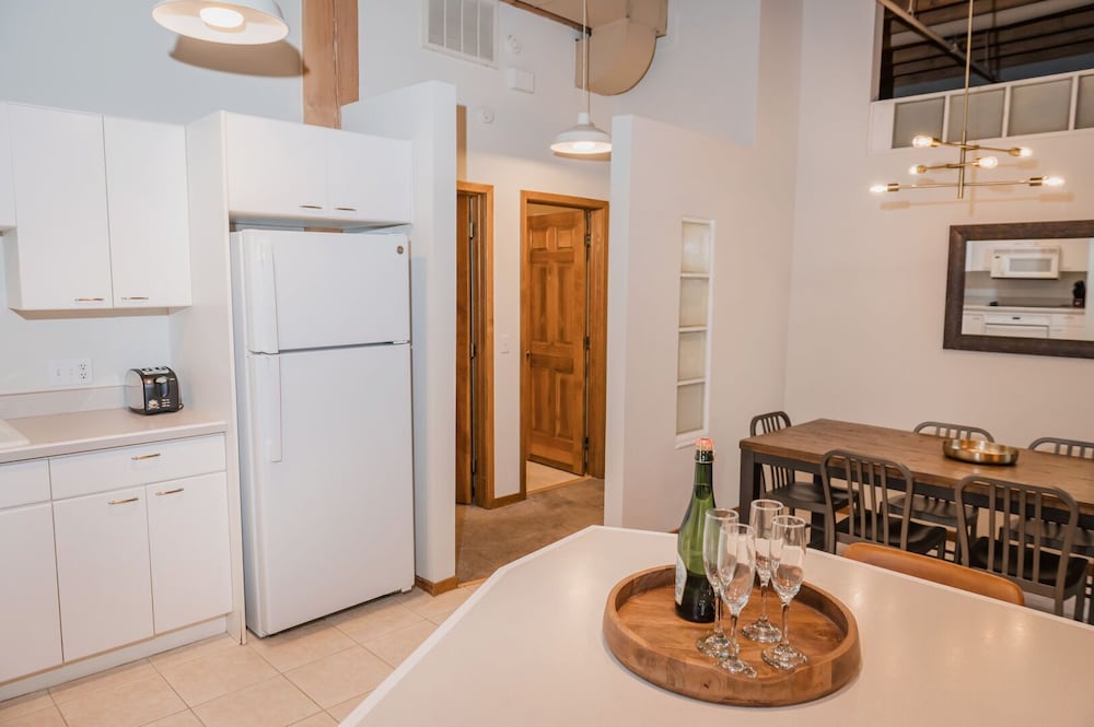 Luxury Condo photo 3