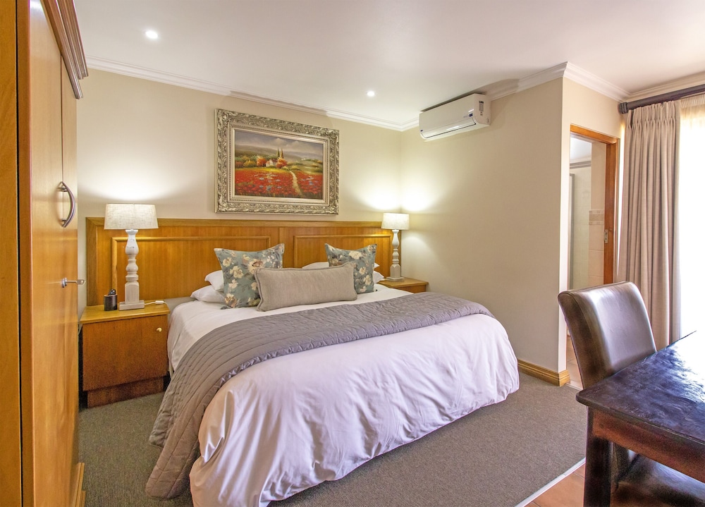 Standard Double Room photo 3