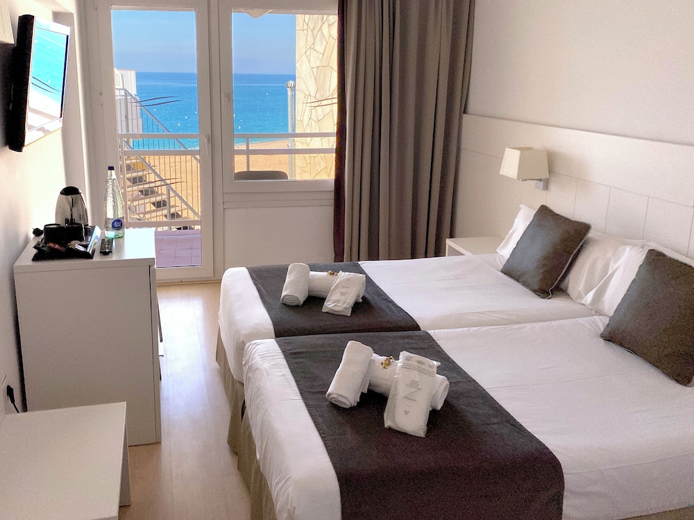 Habitación Doble, Balcón, Vista Parcial al Mar