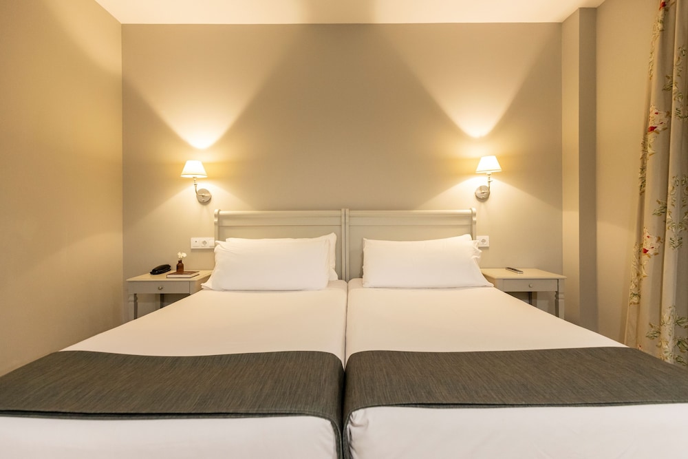 Standard Room, Mobility Accessible photo 2