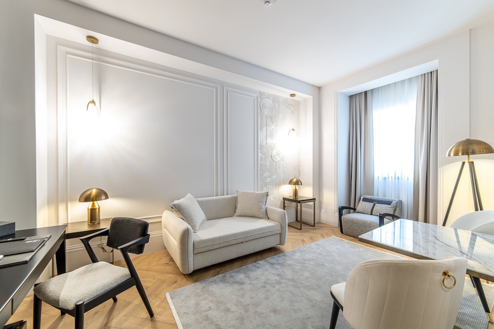 Suite, 1 Bedroom photo 3