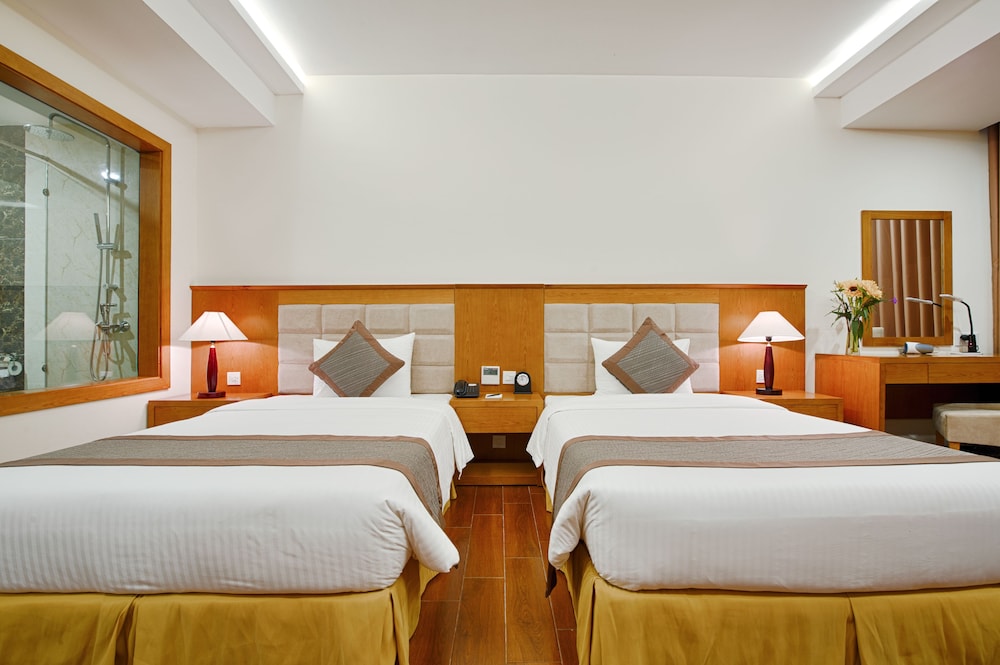 Deluxe Twin Room (Sea View or Mountain View) photo 3