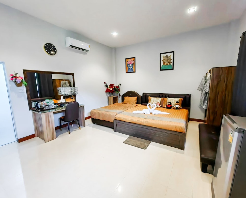 Deluxe Triple Room photo 3