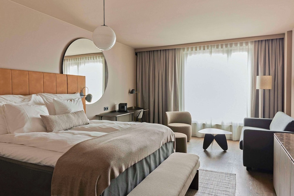 Deluxe Room, 1 King Bed with Sofa bed