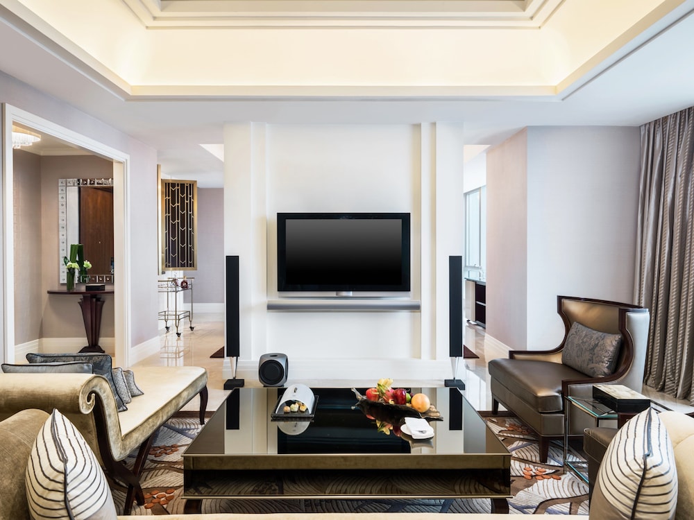 One Bedroom Suite (Non Smoking) thumbnail 5