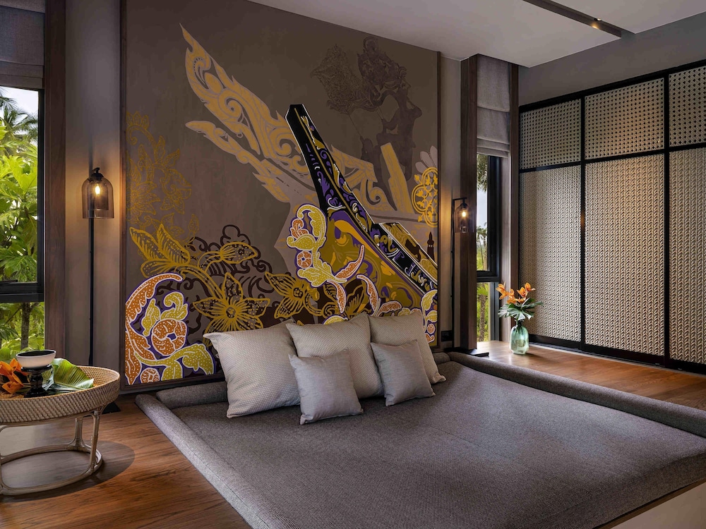 Deluxe Suite, 1 King Bed with Sofa bed photo 2