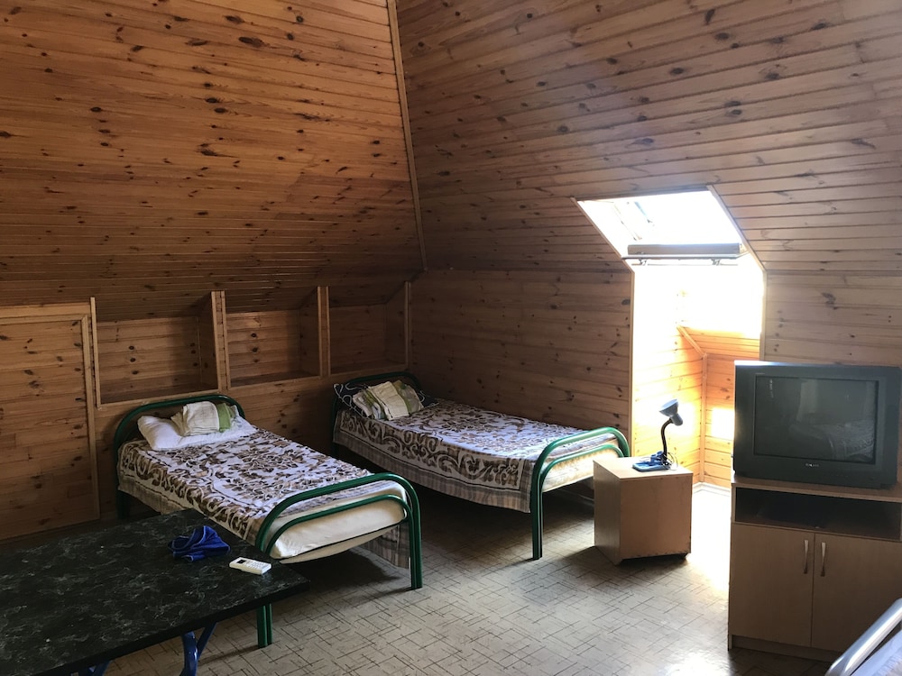 Economy Triple Room photo 1