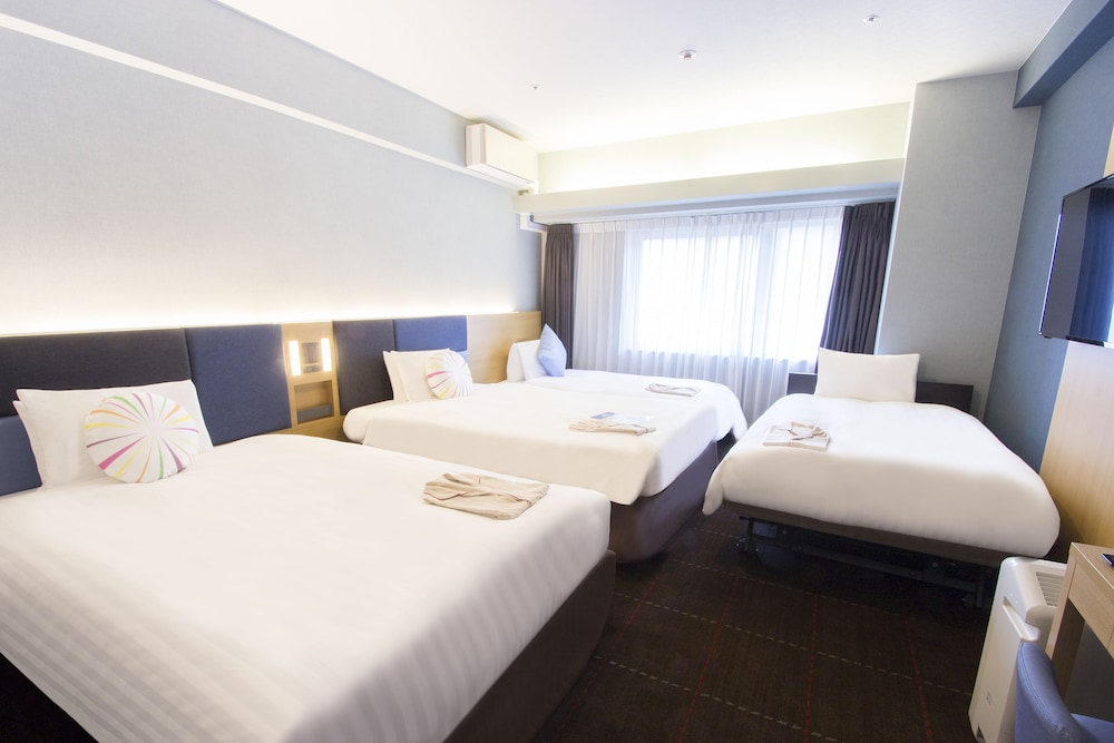 Triple Room, Non Smoking (2 Single Beds + 1 Extra Bed) - Photo 4