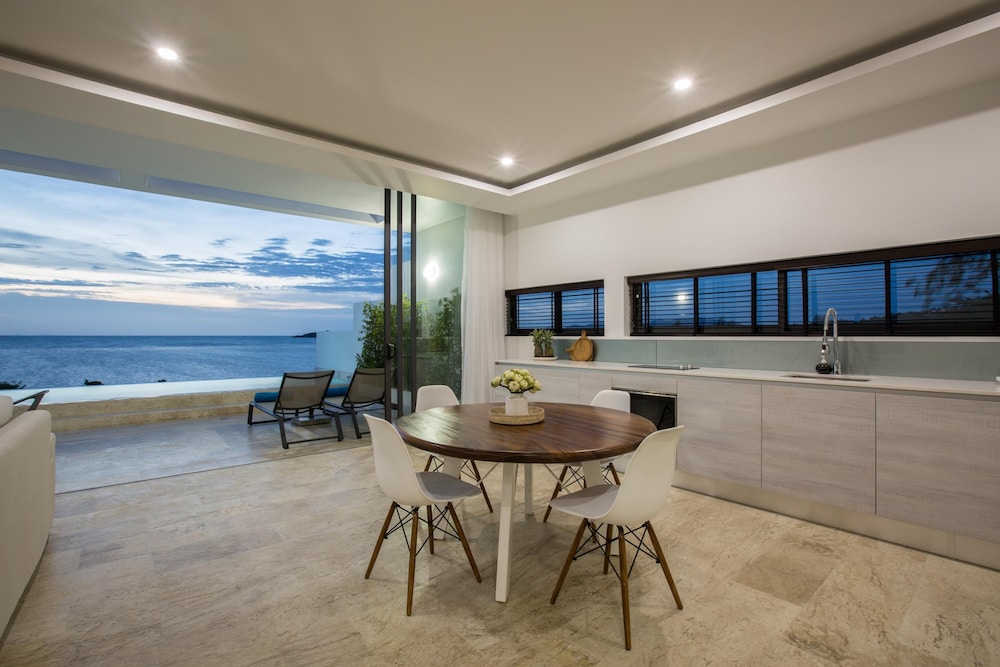 3 Bedroom Sea View Pool & Cinema - Photo 14