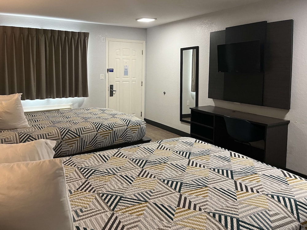 Standard Room, 2 Queen Beds, Non Smoking