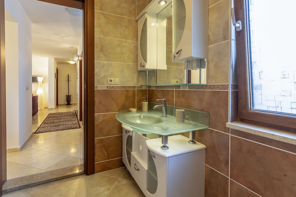Luxury Villa photo 3
